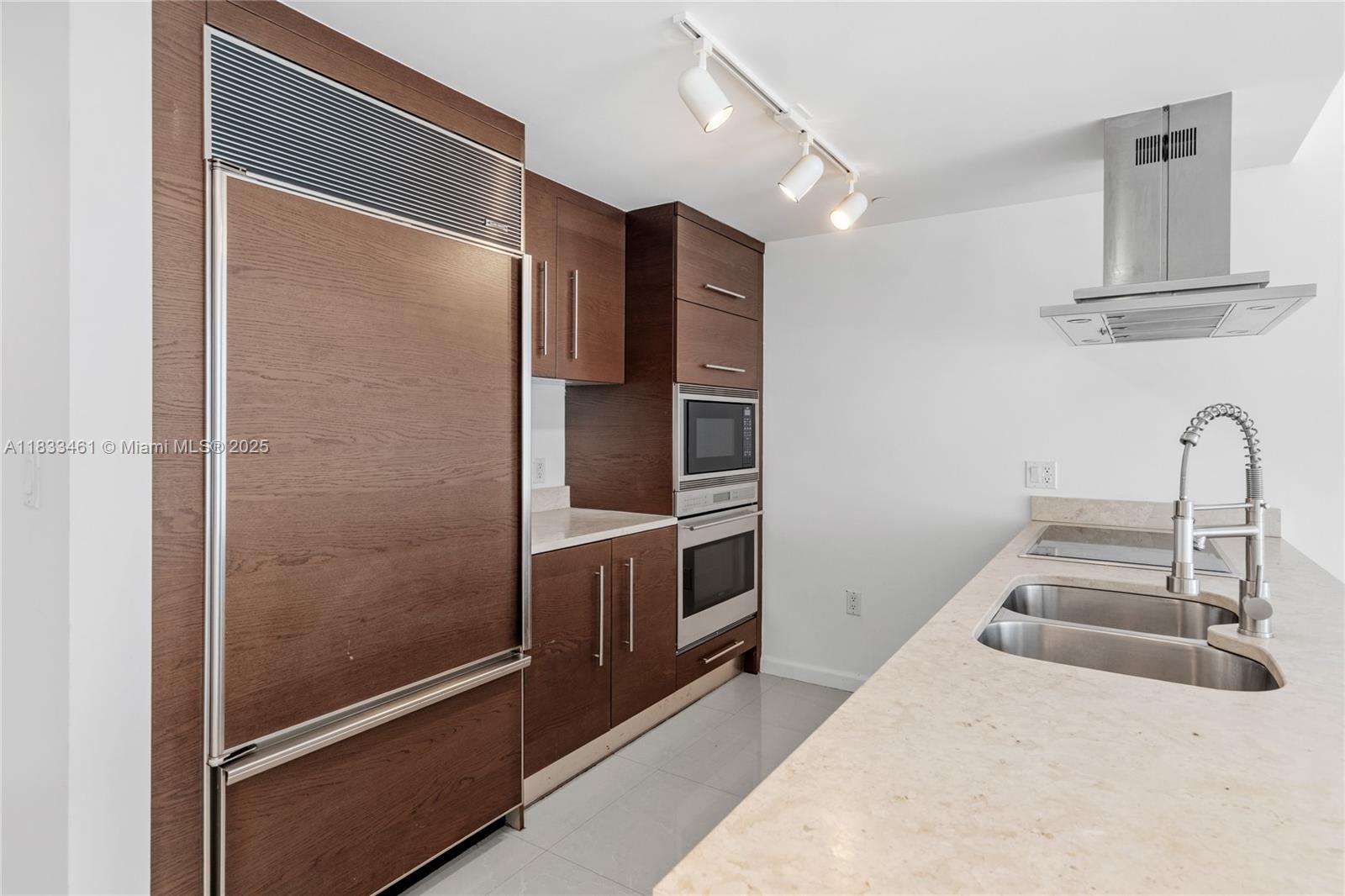 ICON BRICKELL NO TWO - Residential