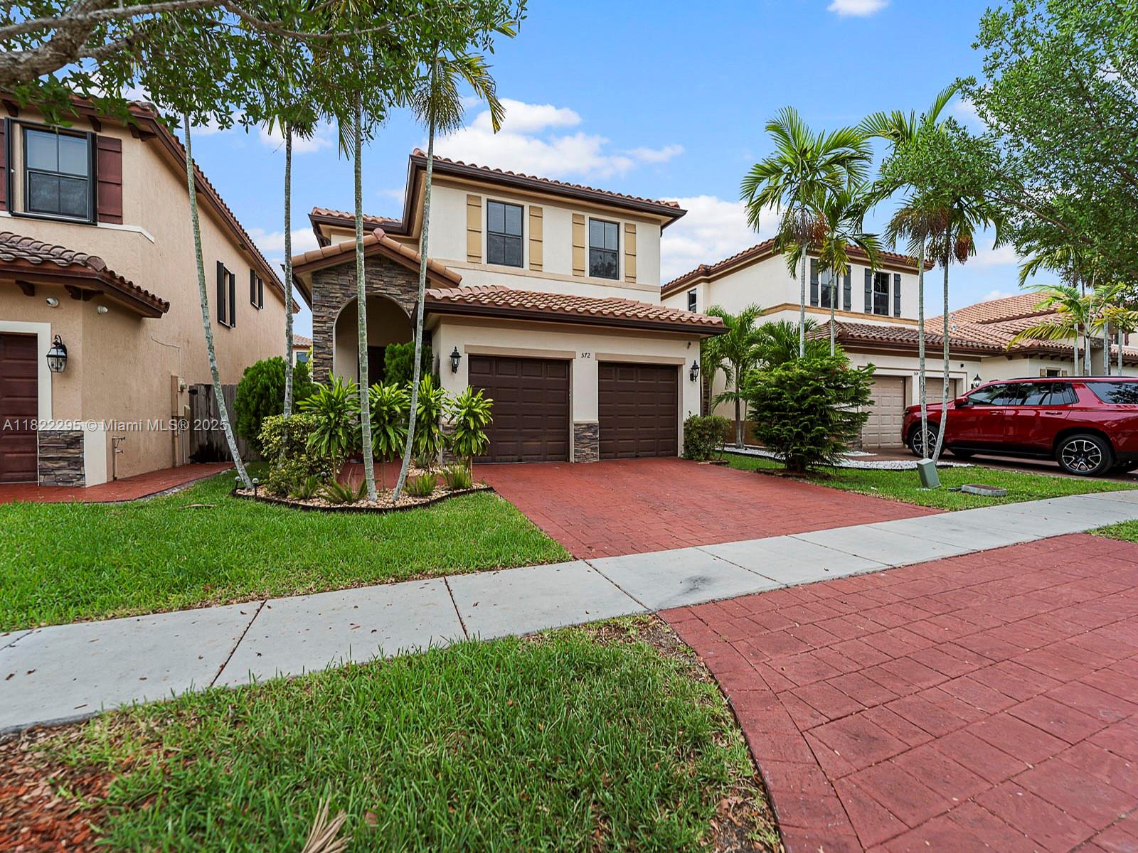 572 SE 34th Ter, Homestead, FL, 33033/$599,000 4 572 SE 34th Ter