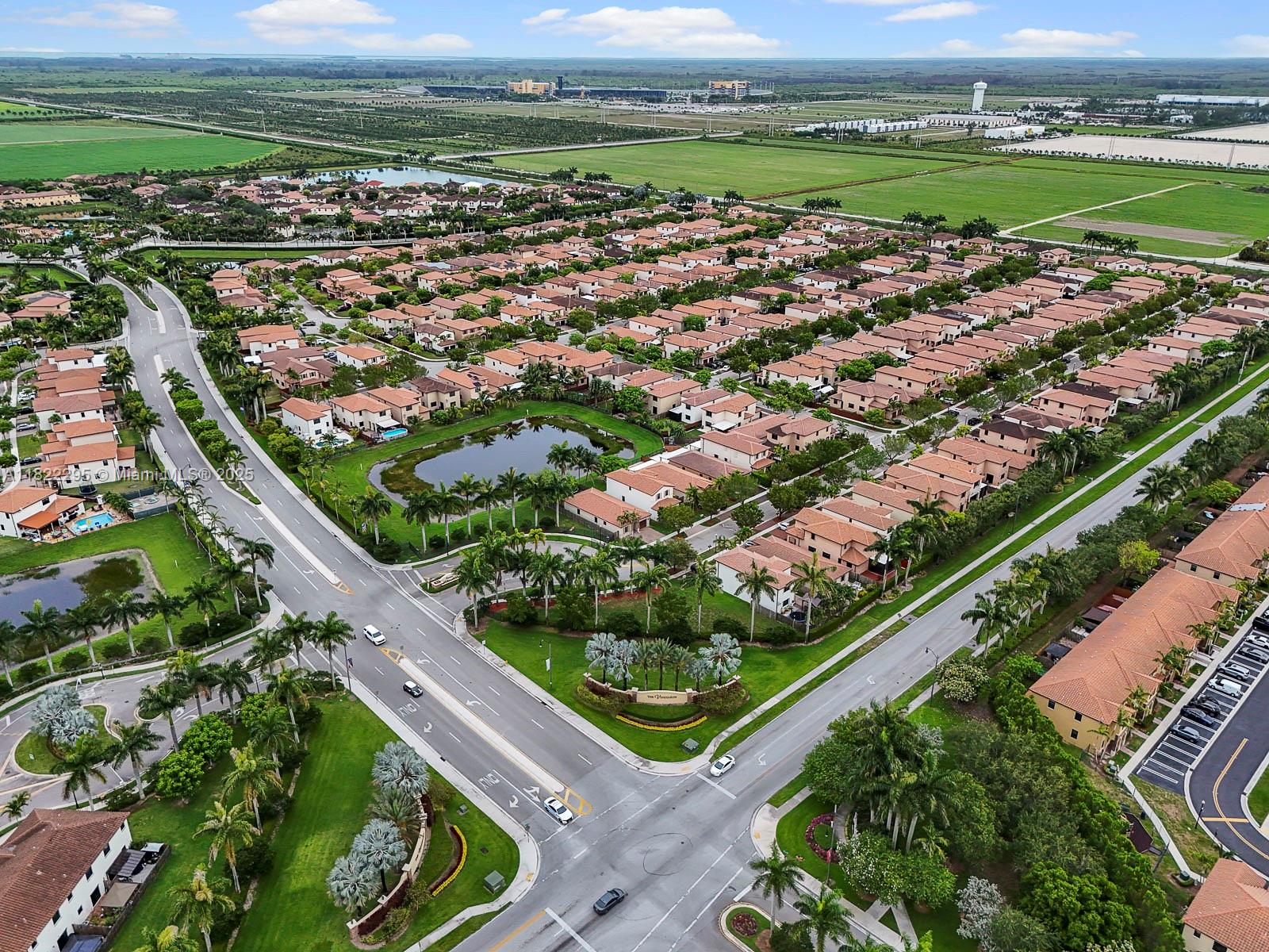 572 SE 34th Ter, Homestead, FL, 33033/$599,000 3 572 SE 34th Ter