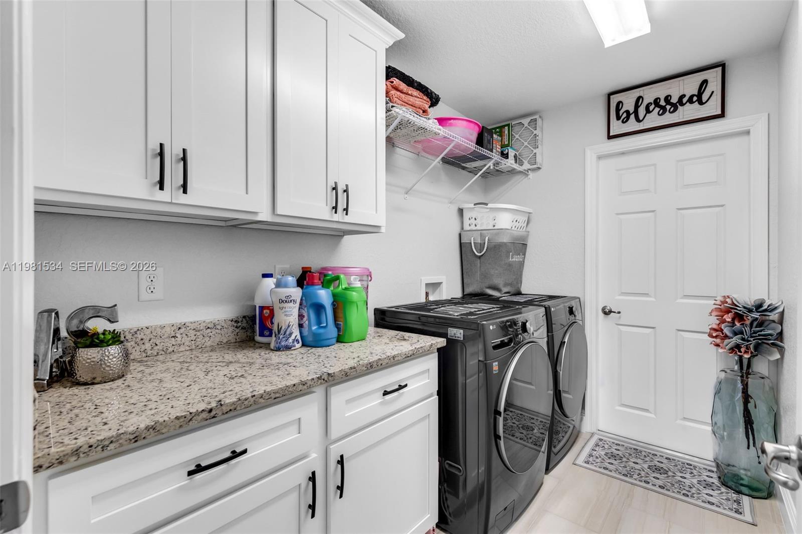 ROLLING HILLS UNIT 4 HILLS - Residential