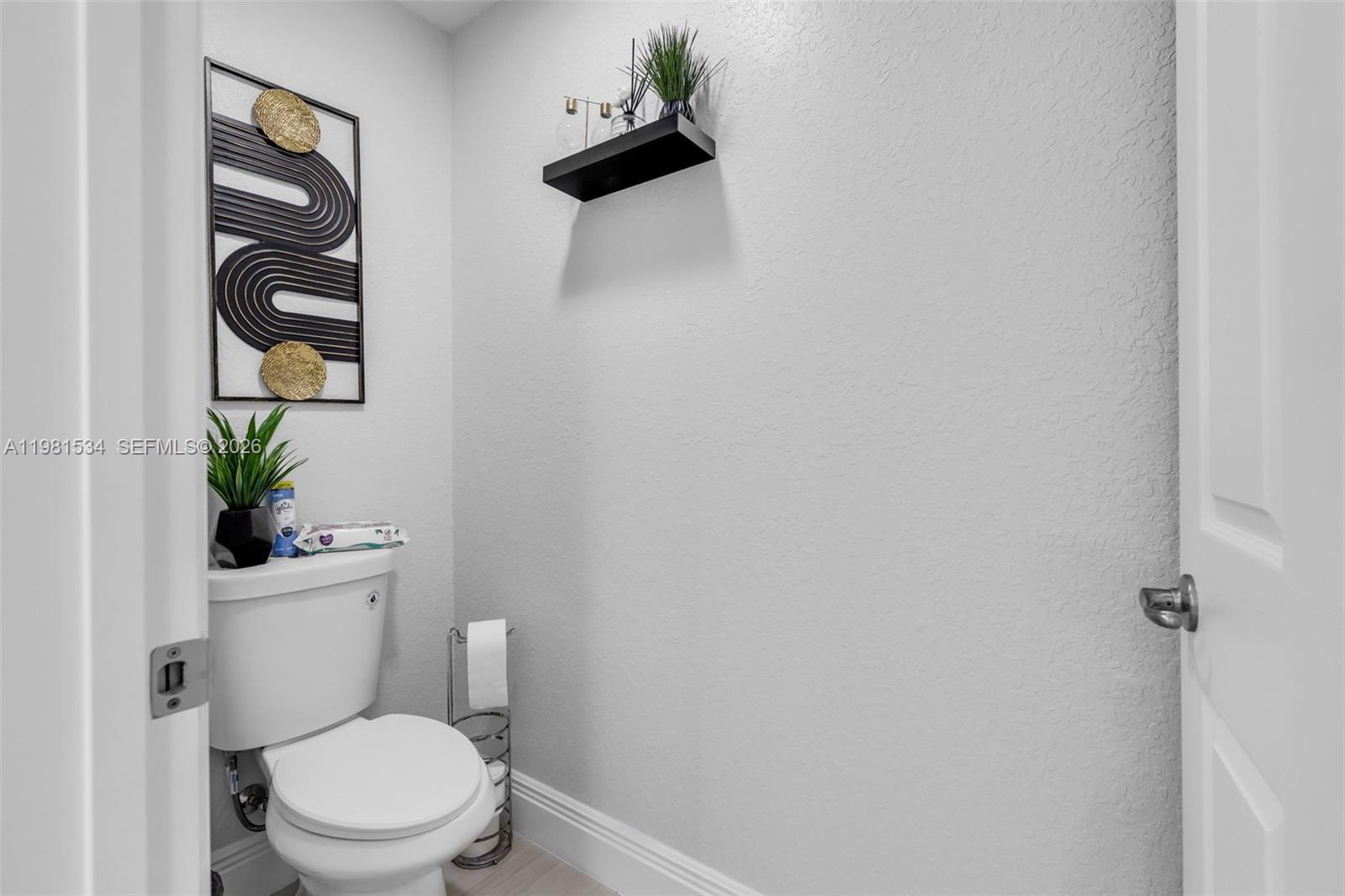 ROLLING HILLS UNIT 4 HILLS - Residential