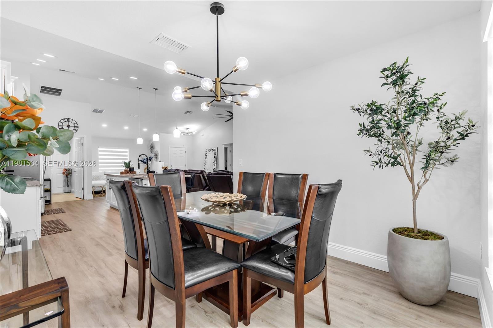 ROLLING HILLS UNIT 4 HILLS - Residential