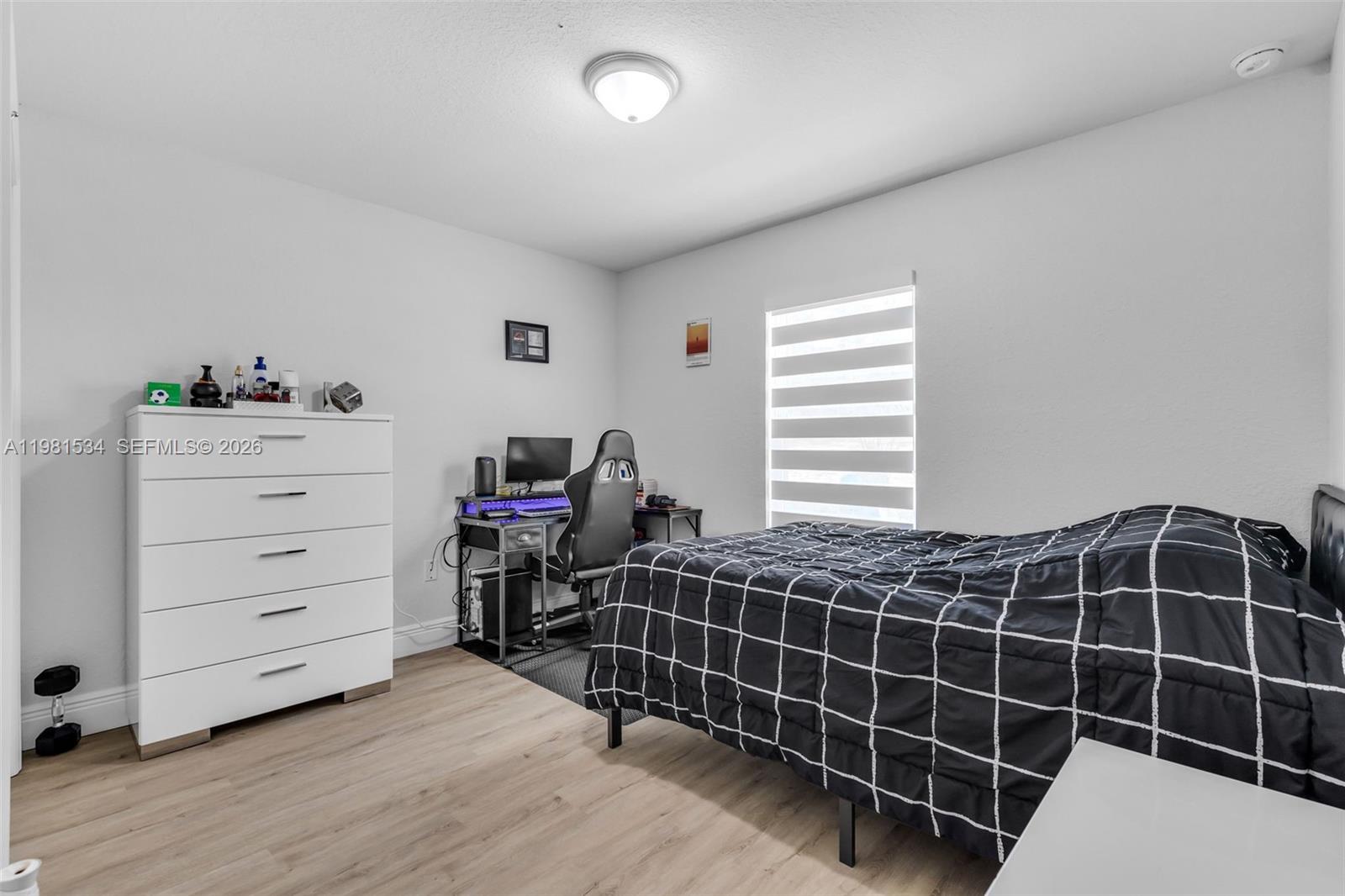 ROLLING HILLS UNIT 4 HILLS - Residential