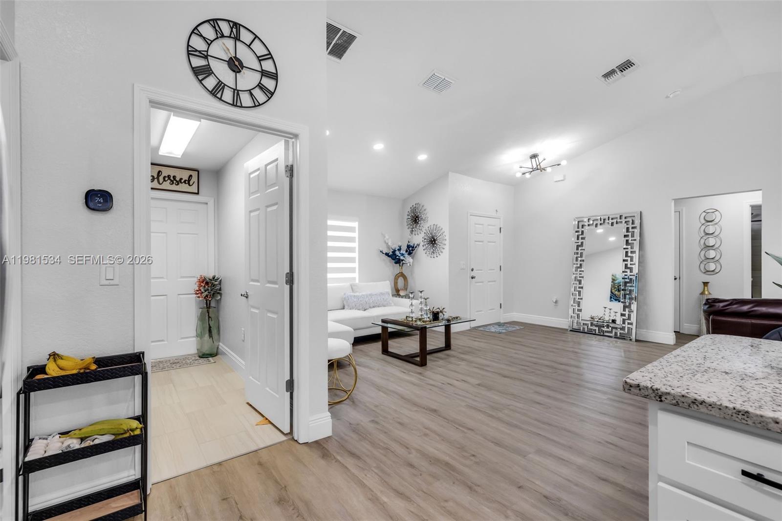 ROLLING HILLS UNIT 4 HILLS - Residential