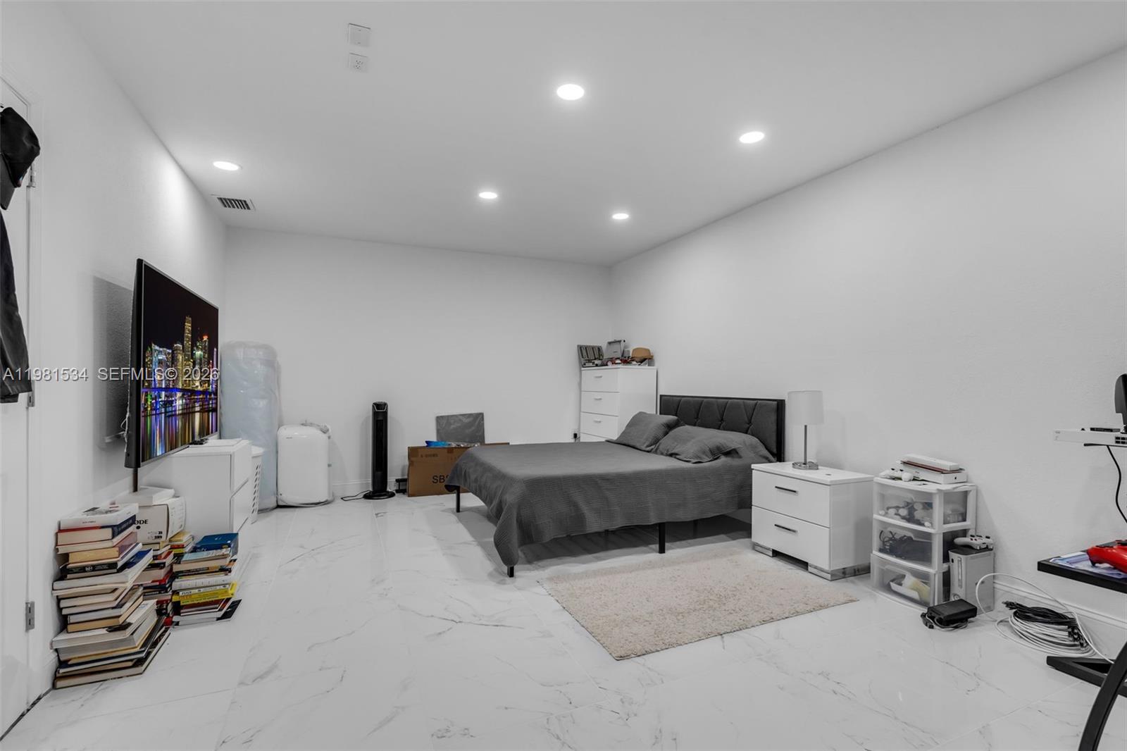 ROLLING HILLS UNIT 4 HILLS - Residential