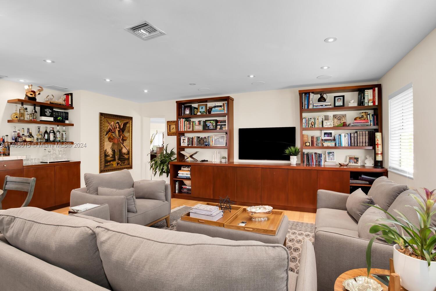 BISCAYNE KEY ESTATES - Residential