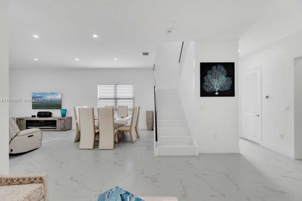 TUSCAN ISLES - Residential