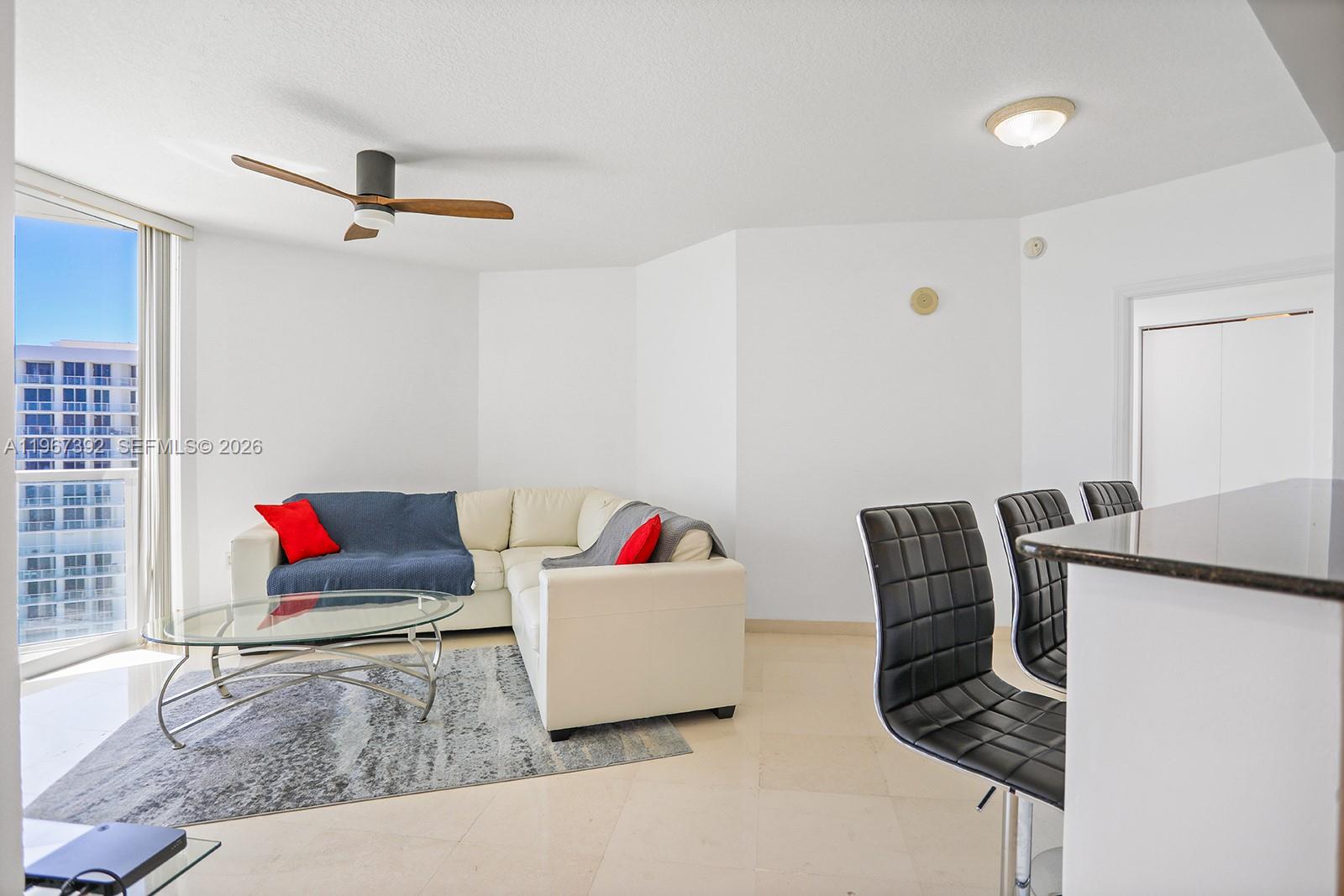 LA PERLA CONDO - Residential Lease