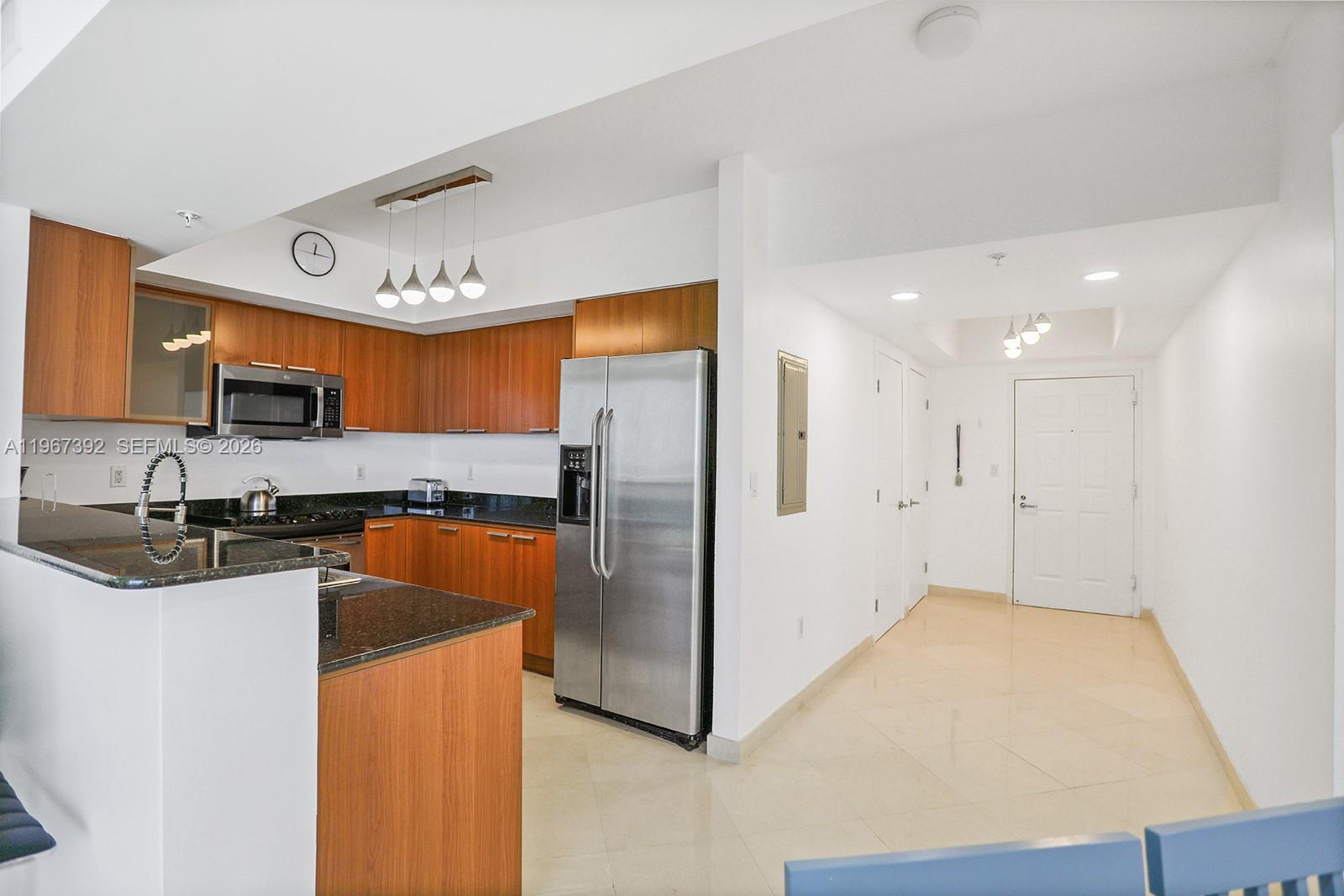 LA PERLA CONDO - Residential Lease