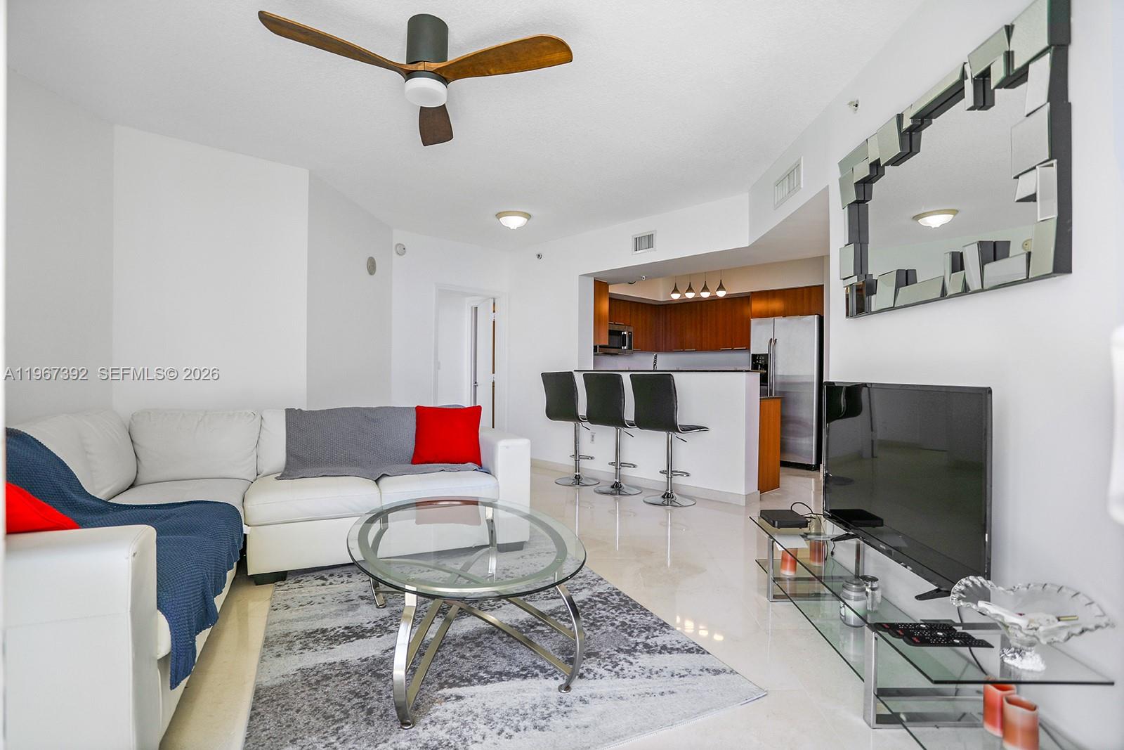 LA PERLA CONDO - Residential Lease