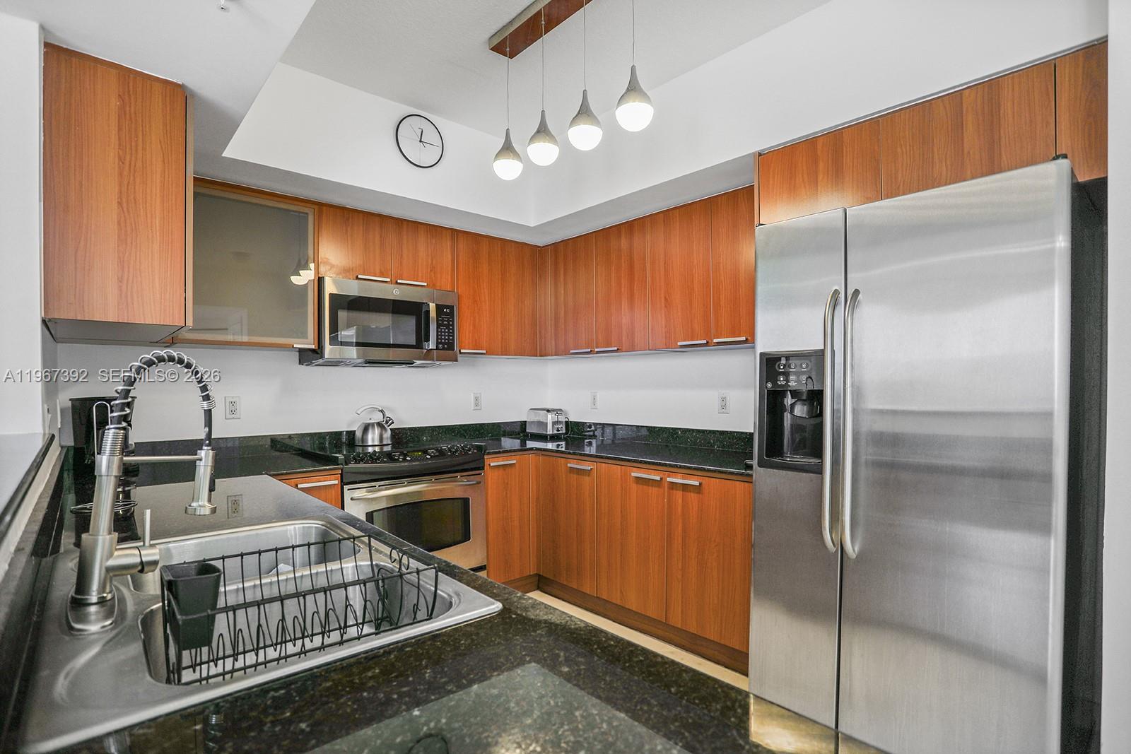 LA PERLA CONDO - Residential Lease