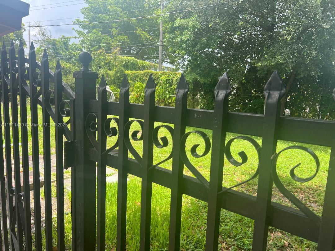 ANDERSON HEIGHTS - Residential