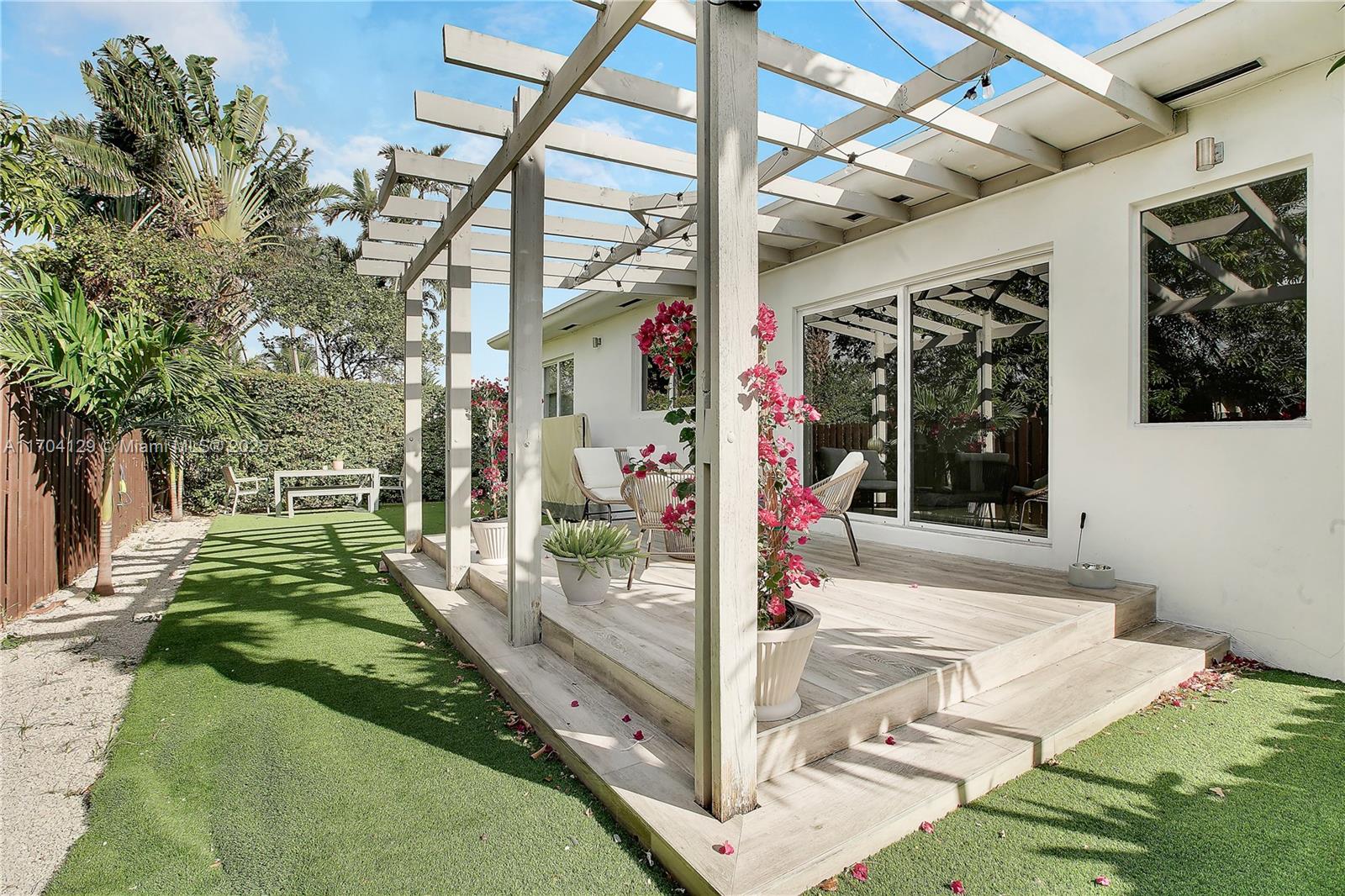 ALTOS DEL MAR NO 4 - Residential