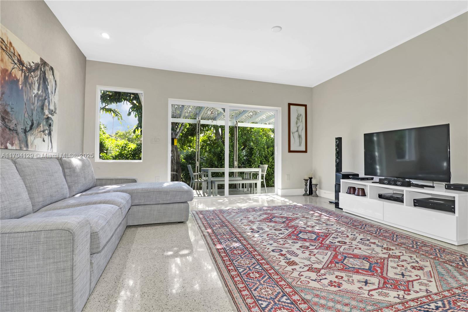 ALTOS DEL MAR NO 4 - Residential
