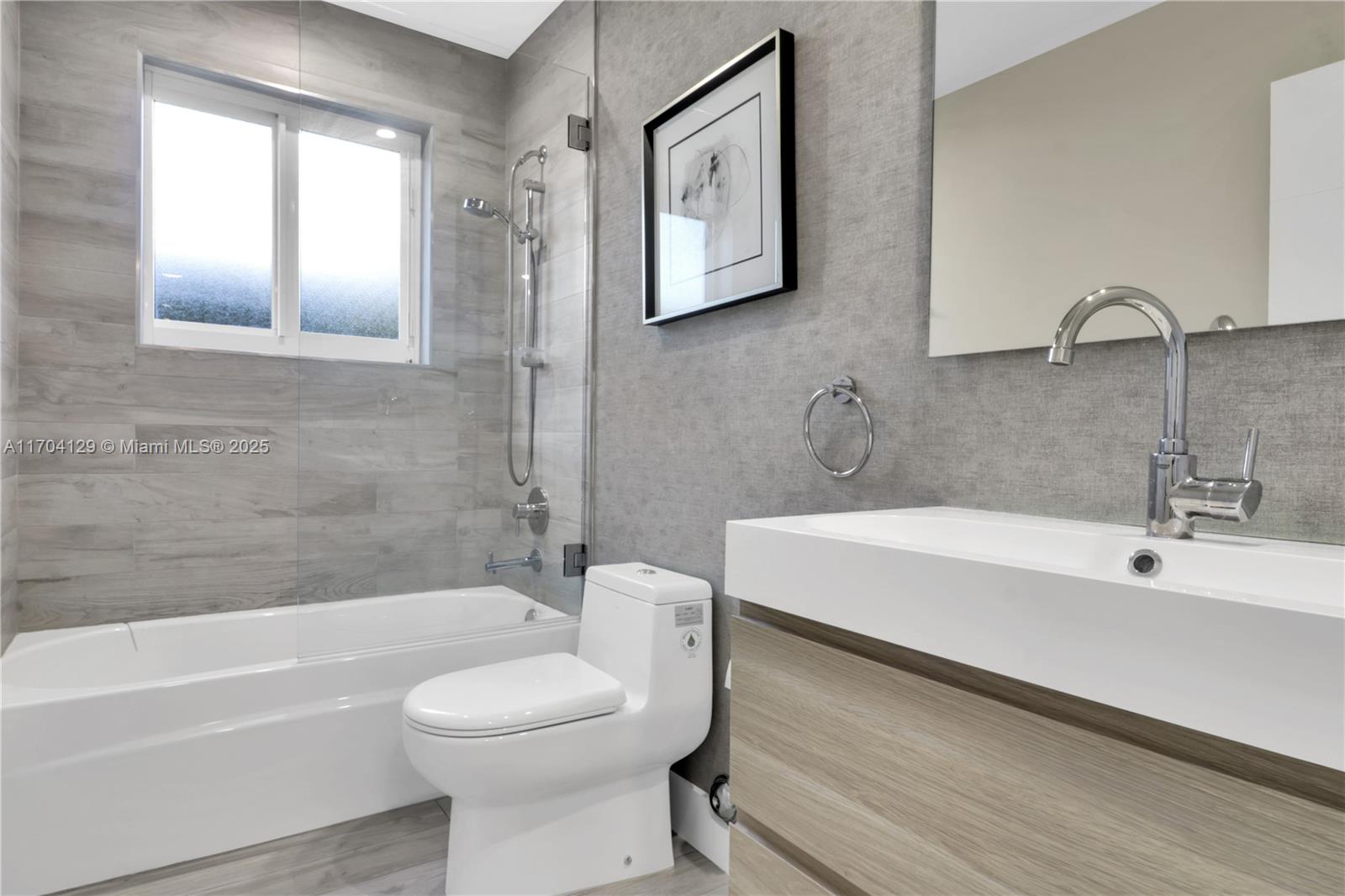 ALTOS DEL MAR NO 4 - Residential