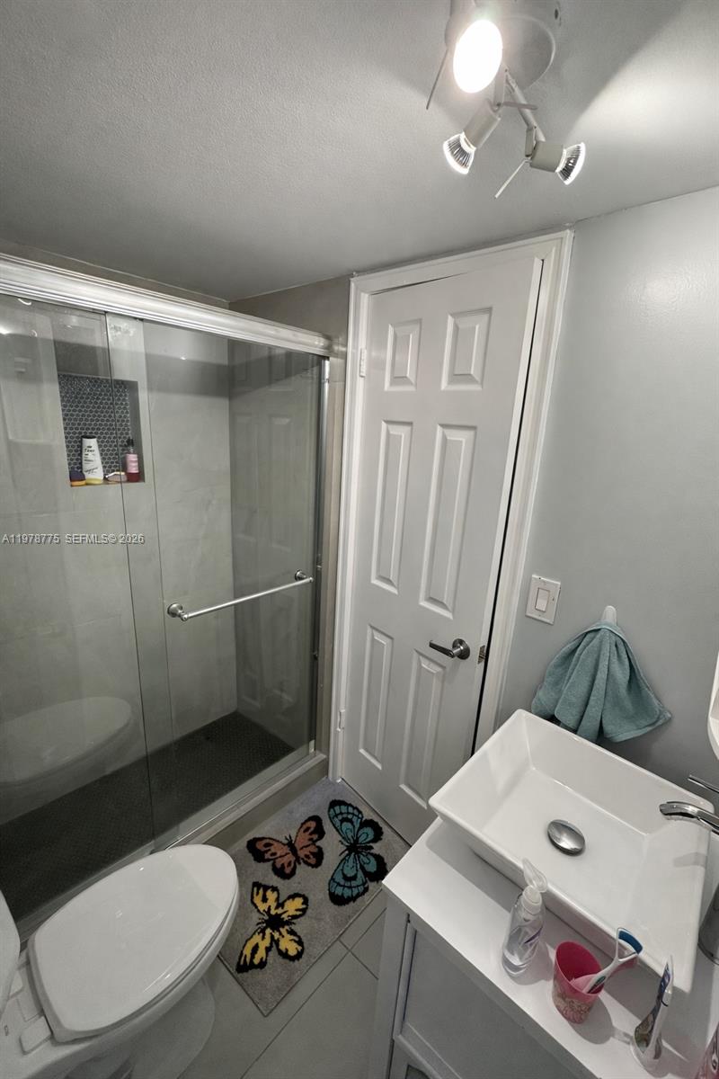 APPLE CREEK - Residential