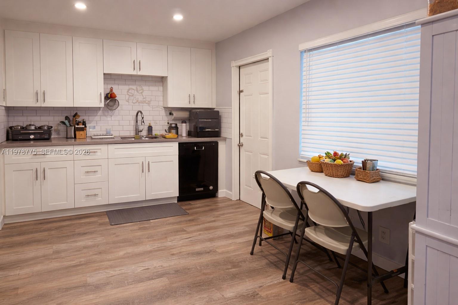 APPLE CREEK - Residential