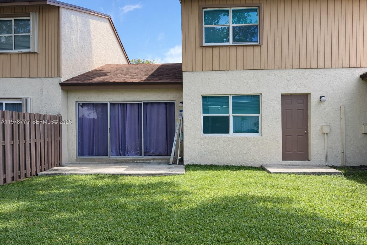 APPLE CREEK - Residential