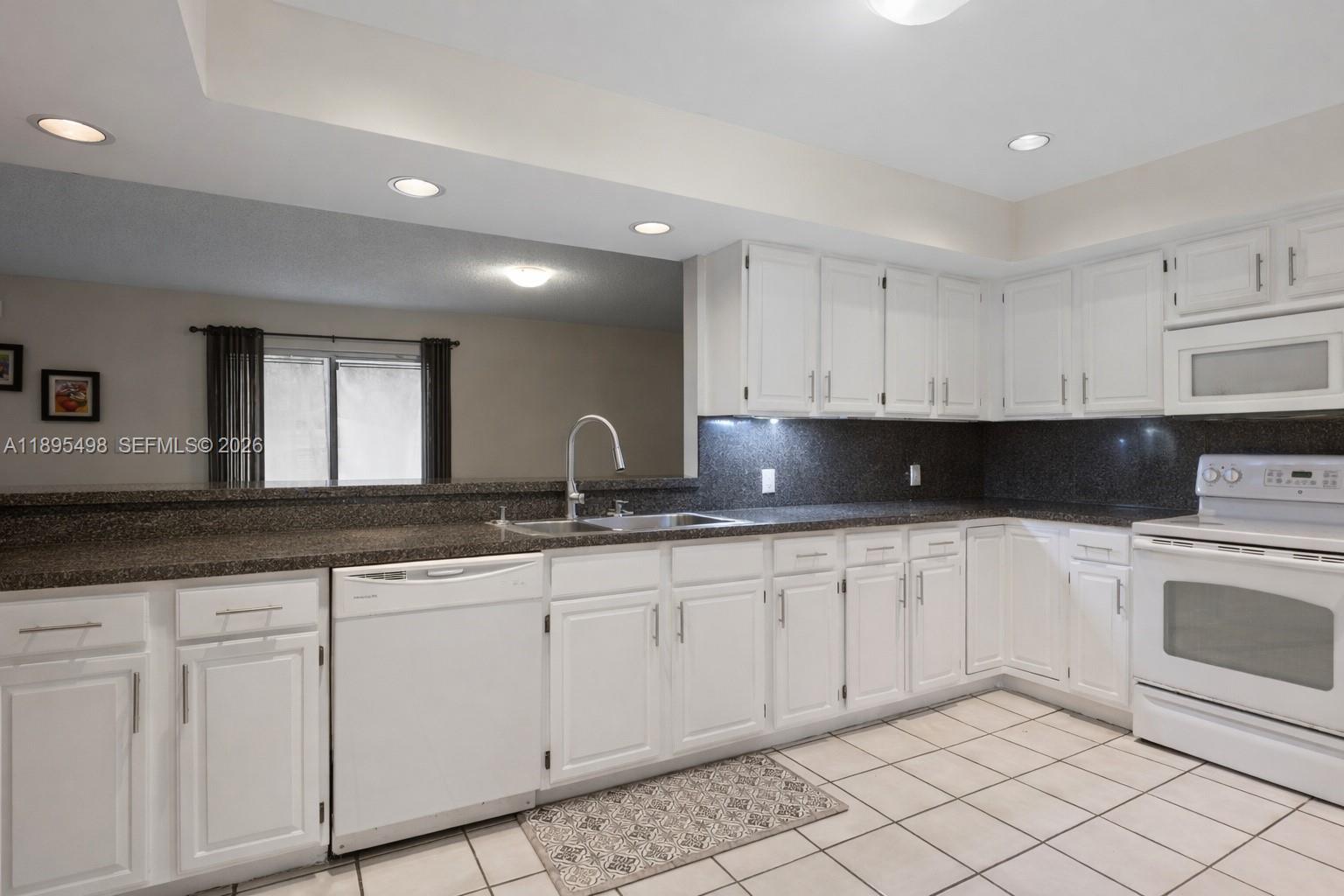 COUNTRY WALK SEC 2 - Residential