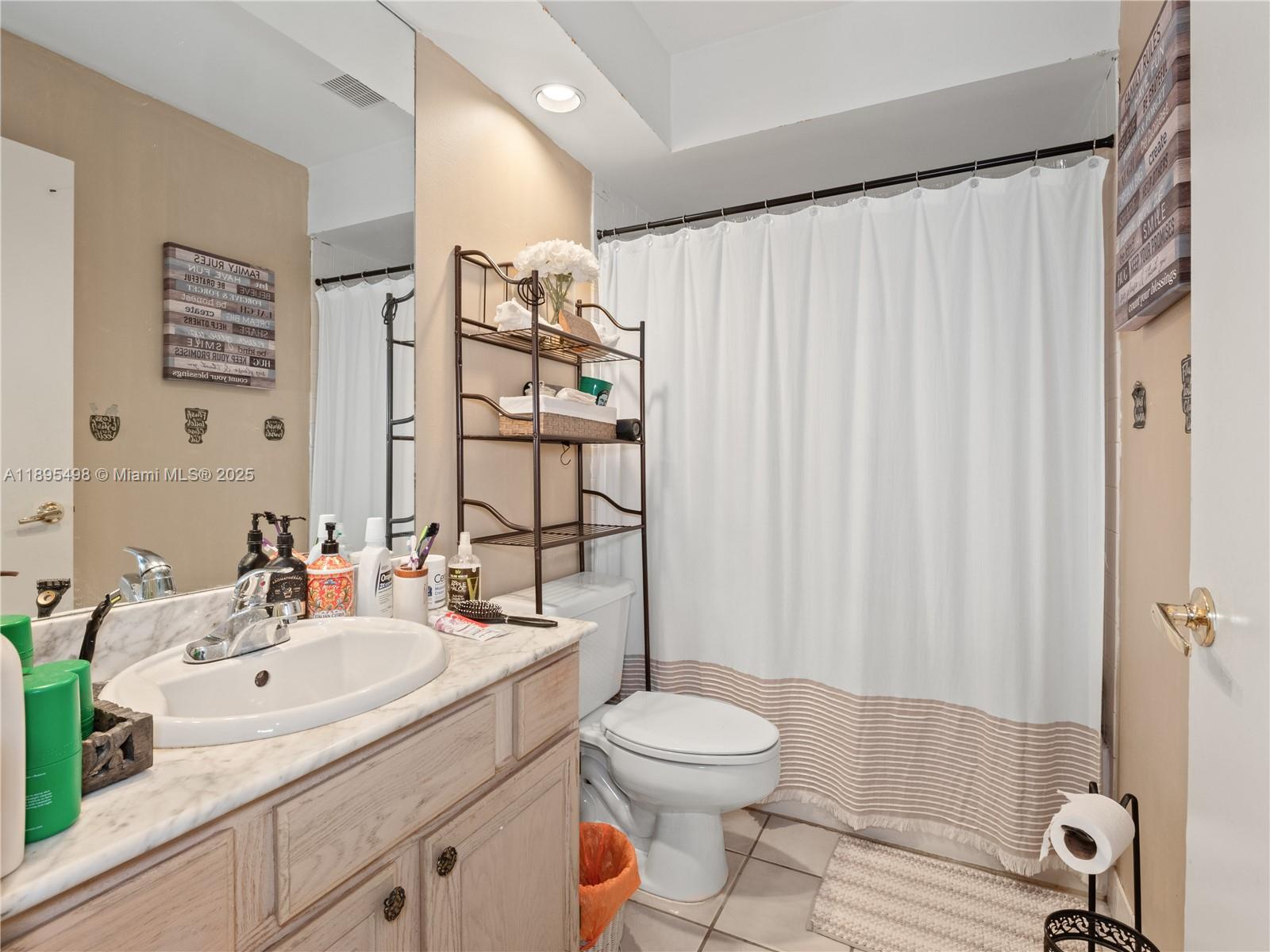 COUNTRY WALK SEC 2 - Residential