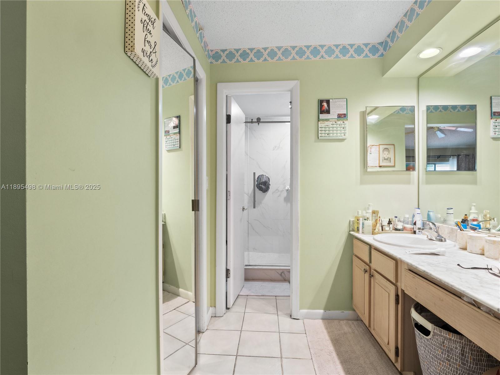 COUNTRY WALK SEC 2 - Residential