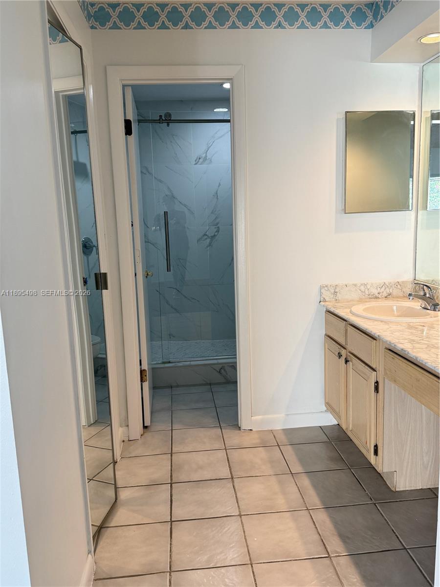 COUNTRY WALK SEC 2 - Residential