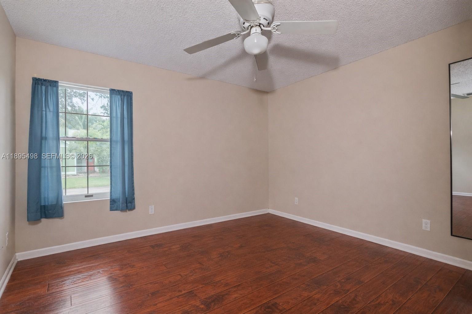 COUNTRY WALK SEC 2 - Residential