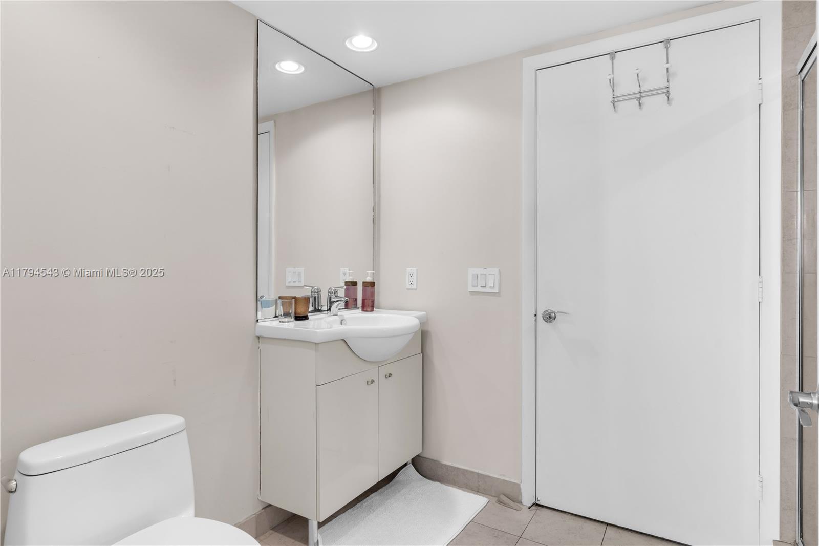 BEACH CLUB TWO CONDO - Residential Lease