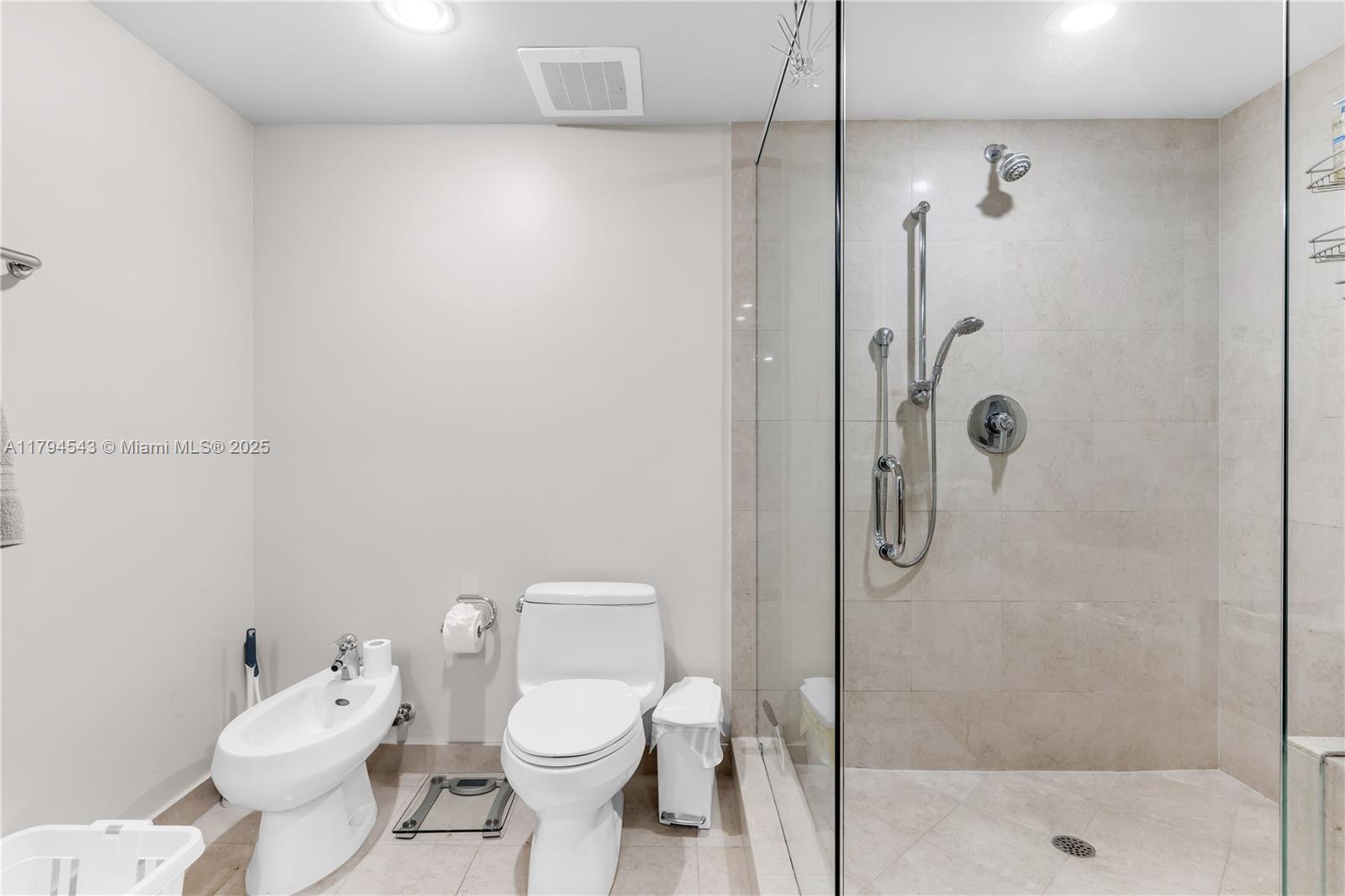 BEACH CLUB TWO CONDO - Residential Lease