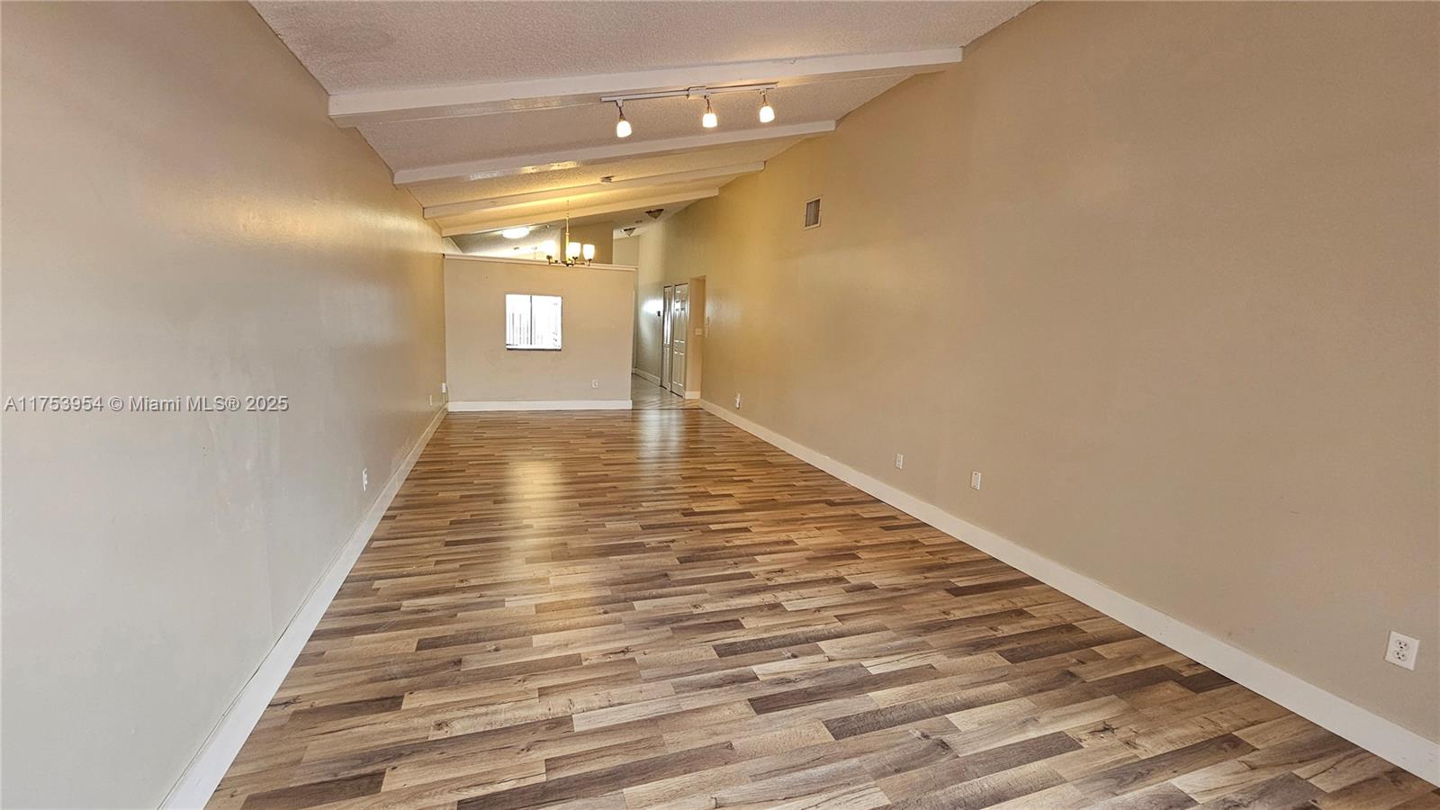 OMEGA VILLAS 3 CONDO - Residential