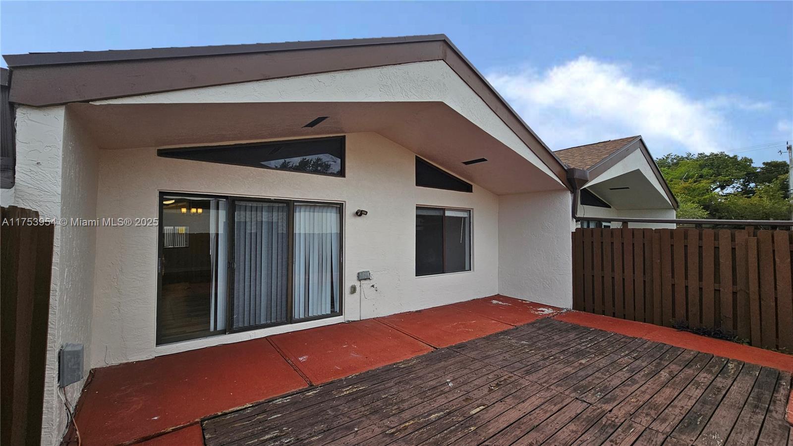 OMEGA VILLAS 3 CONDO - Residential