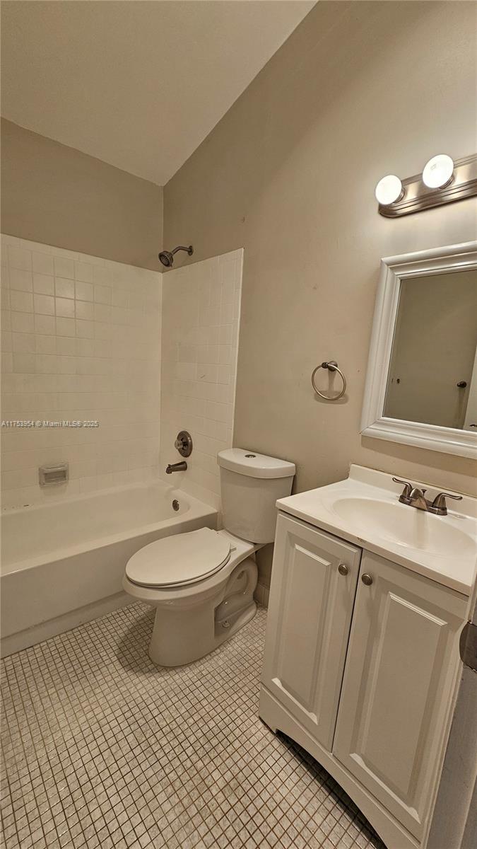 OMEGA VILLAS 3 CONDO - Residential