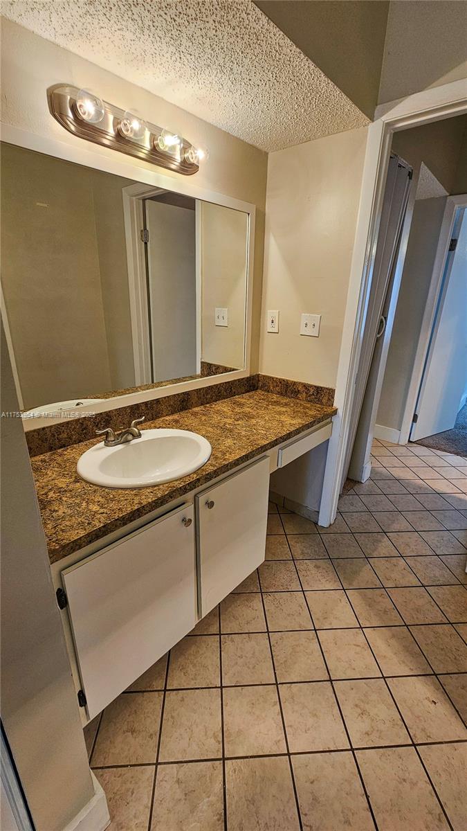 OMEGA VILLAS 3 CONDO - Residential