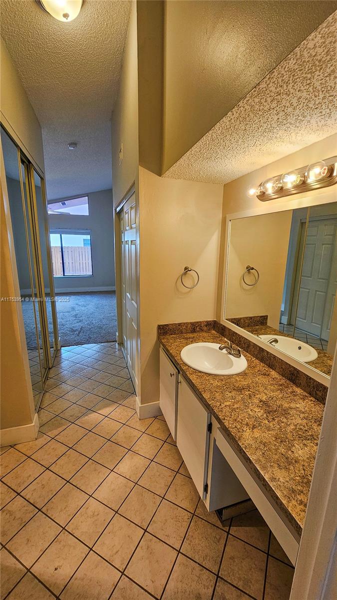 OMEGA VILLAS 3 CONDO - Residential