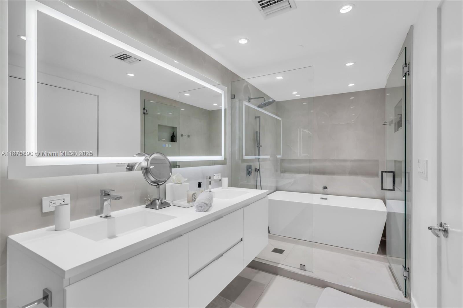 900 BISCAYNE BAY CONDO - Residential