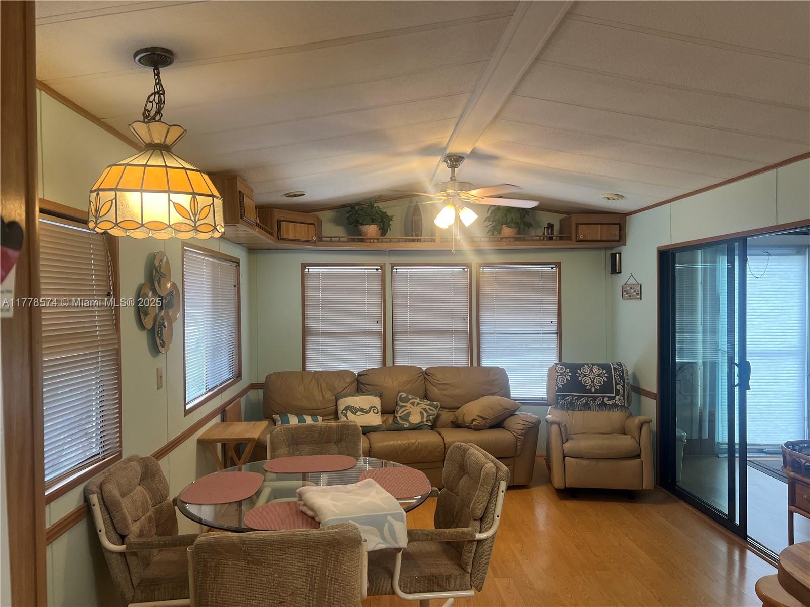 2064 Nettles Blvd, Jensen Beach, FL, 34957/$399,000 3 2064 Nettles Blvd