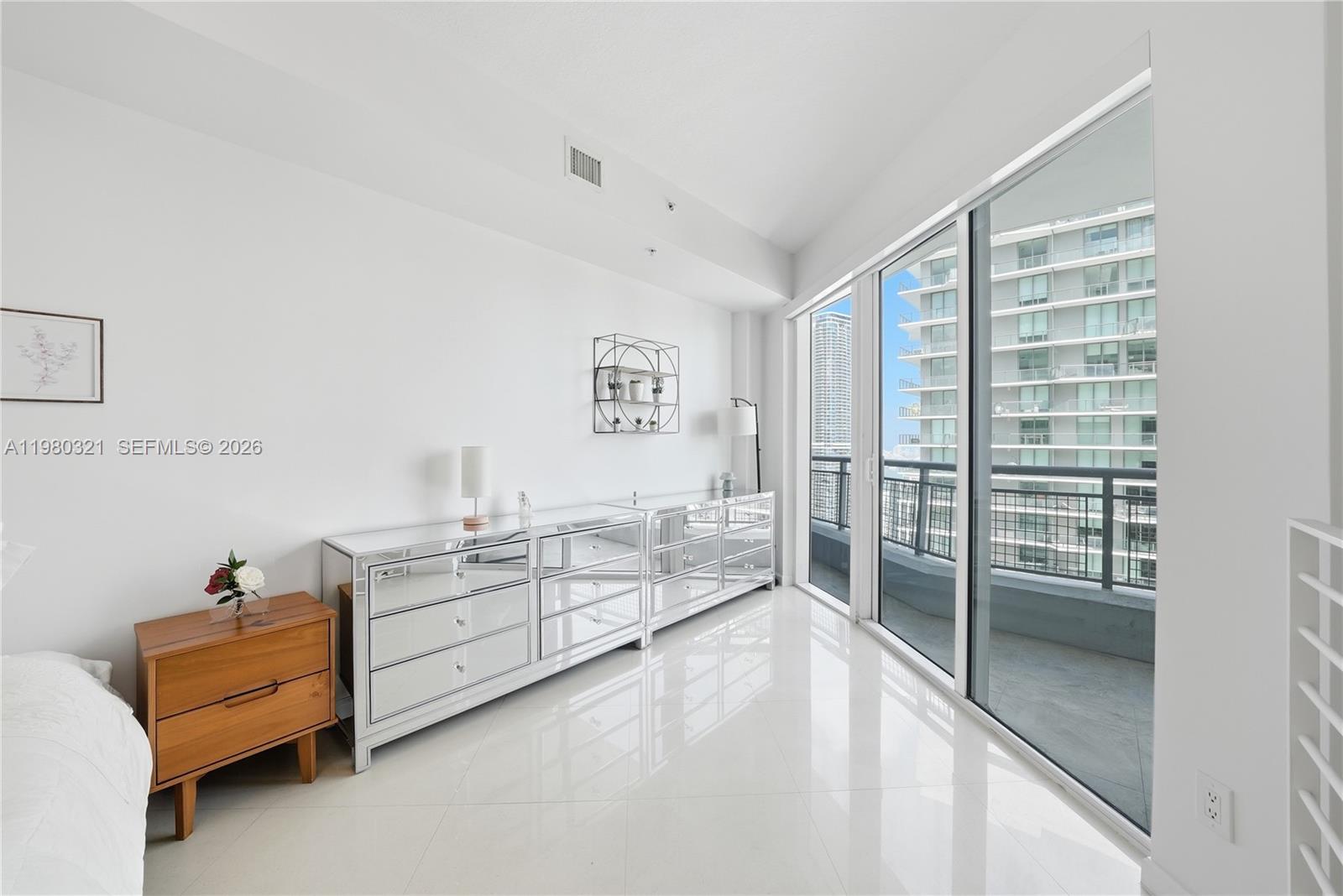 INFINITY AT BRICKELL COND - Residential