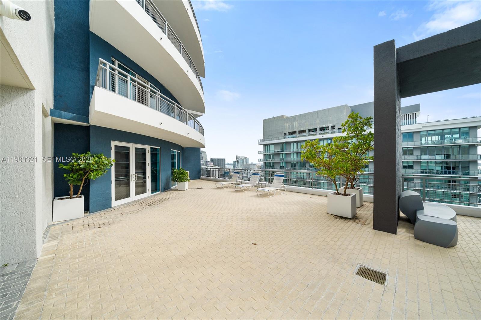 INFINITY AT BRICKELL COND - Residential