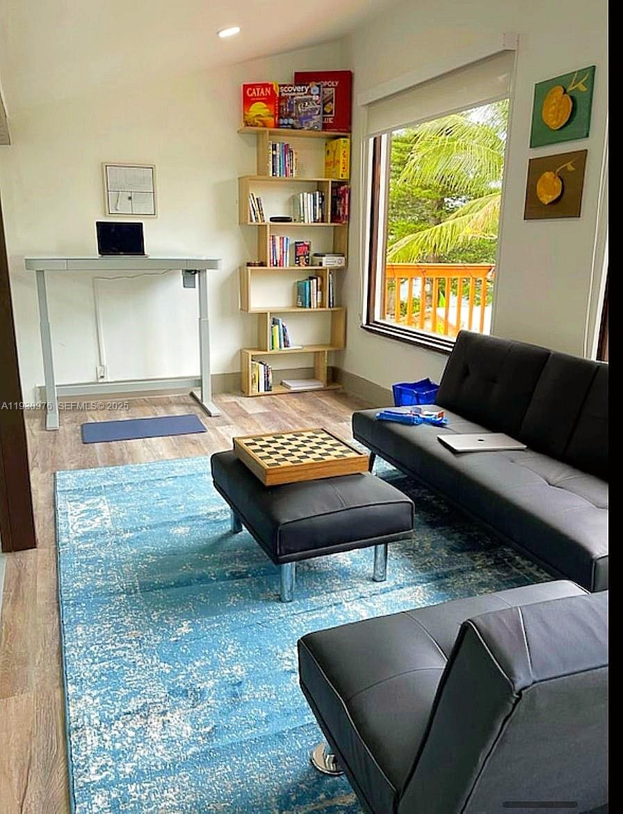 LAKE FOREST SEC 4 - Residential Lease