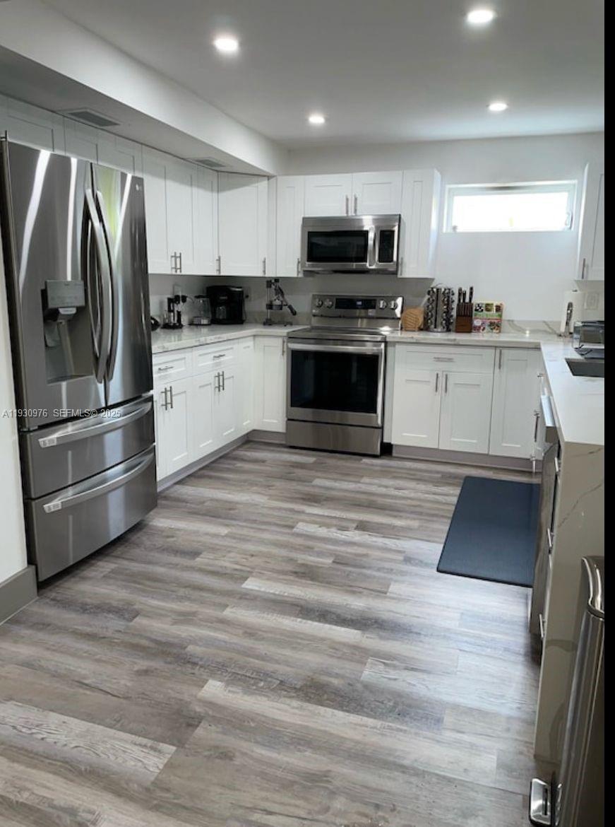 LAKE FOREST SEC 4 - Residential Lease