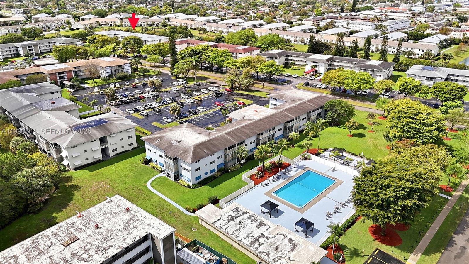 HILLCREST COUNTRY CLUB AP - Residential