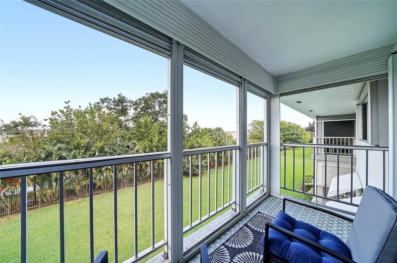 HILLCREST COUNTRY CLUB AP - Residential