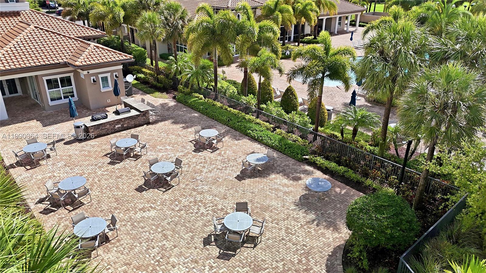 HILLCREST COUNTRY CLUB AP - Residential