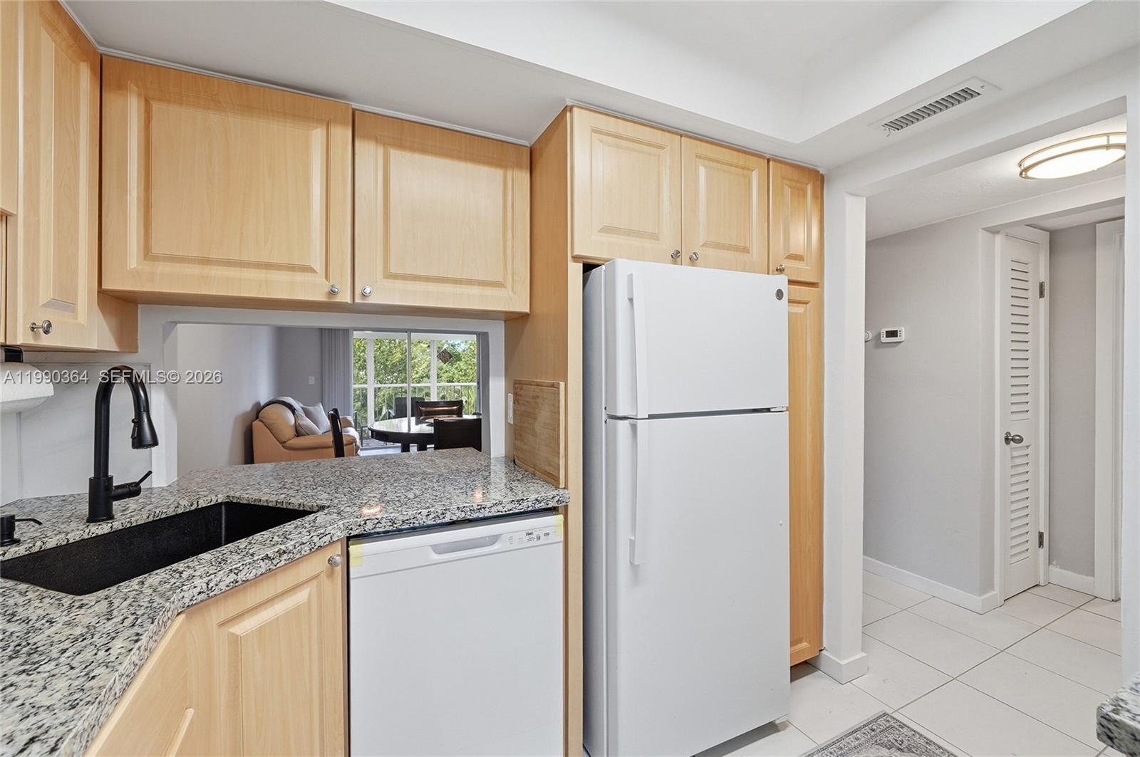 HILLCREST COUNTRY CLUB AP - Residential