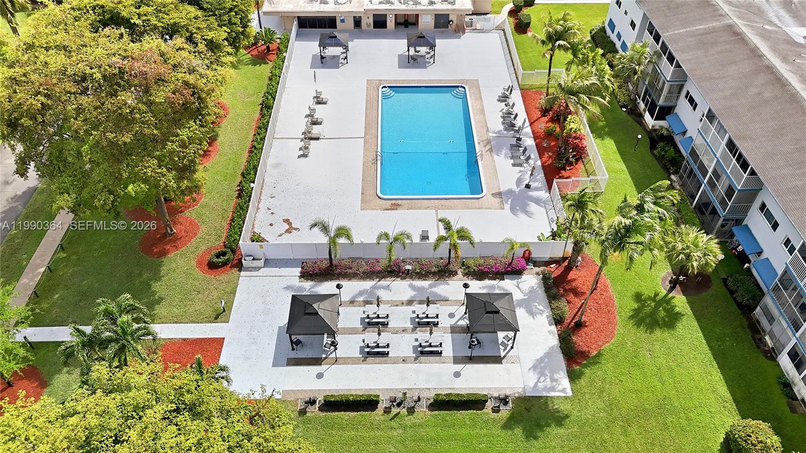 HILLCREST COUNTRY CLUB AP - Residential