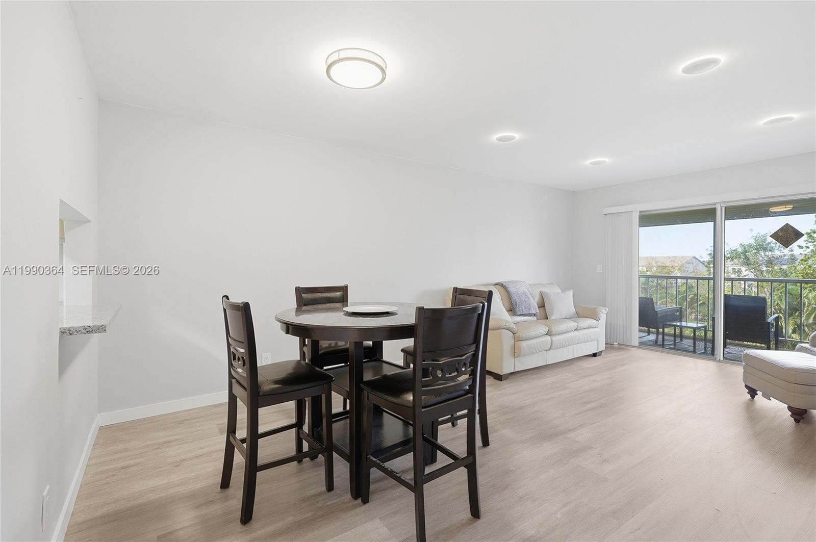 HILLCREST COUNTRY CLUB AP - Residential