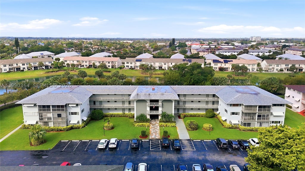 Photo of 1200 Hillcrest Ct #306, Hollywood, FL 33021 (MLS # A11990364)