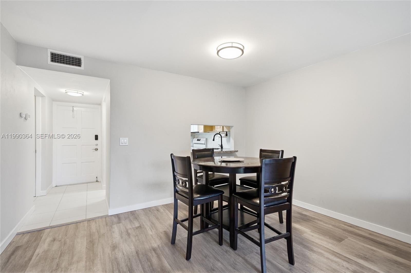 HILLCREST COUNTRY CLUB AP - Residential