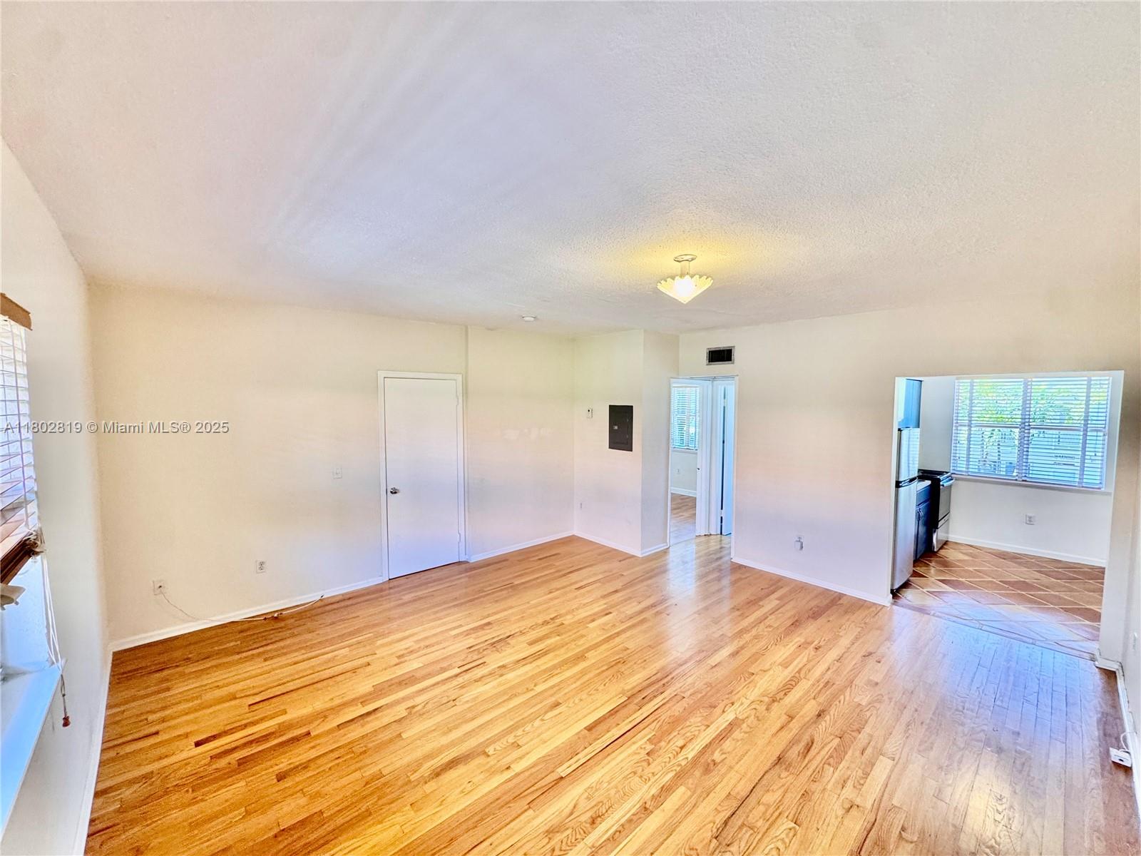 736 13th St 213, Miami Beach, Miami-Dade County, Florida - 1 Bedrooms  
1 Bathrooms - 