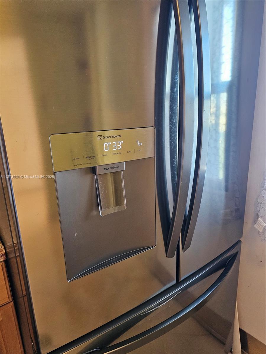 BISCAYA IV CONDO - Residential